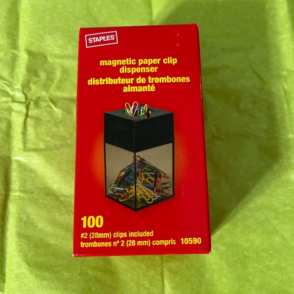 magnetic paper clip dispenser 100 clips included - Picture 3 of 5